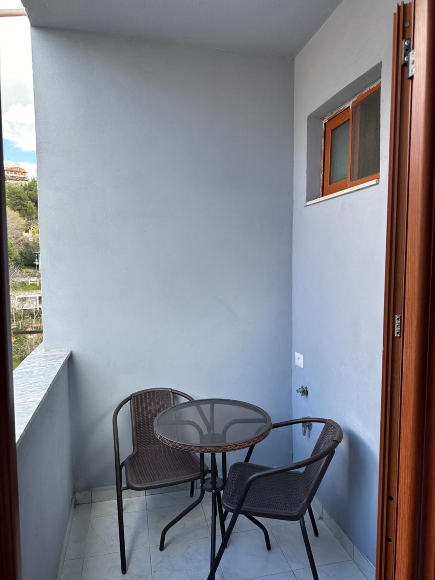 Xhimi'S Seaside Apartments Durres Exterior photo
